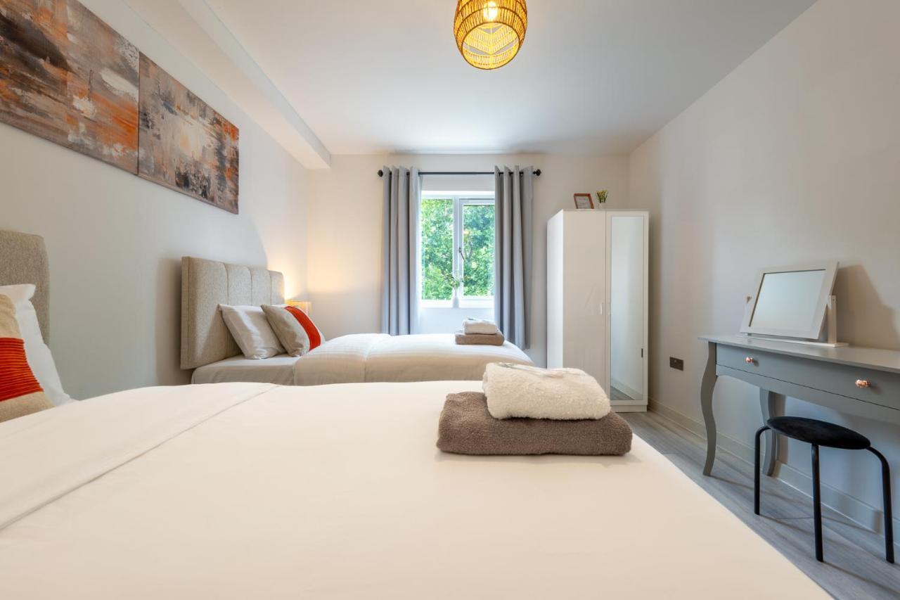 Ashview 6 - Heathrow - Windsor - Free Parking Apartment Staines-upon-Thames Luaran gambar